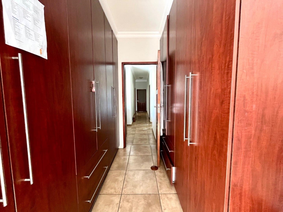 4 Bedroom Property for Sale in Woodland Hills Free State